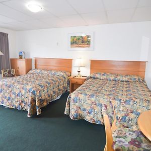Deluxe Queen Room Two Queen Beds